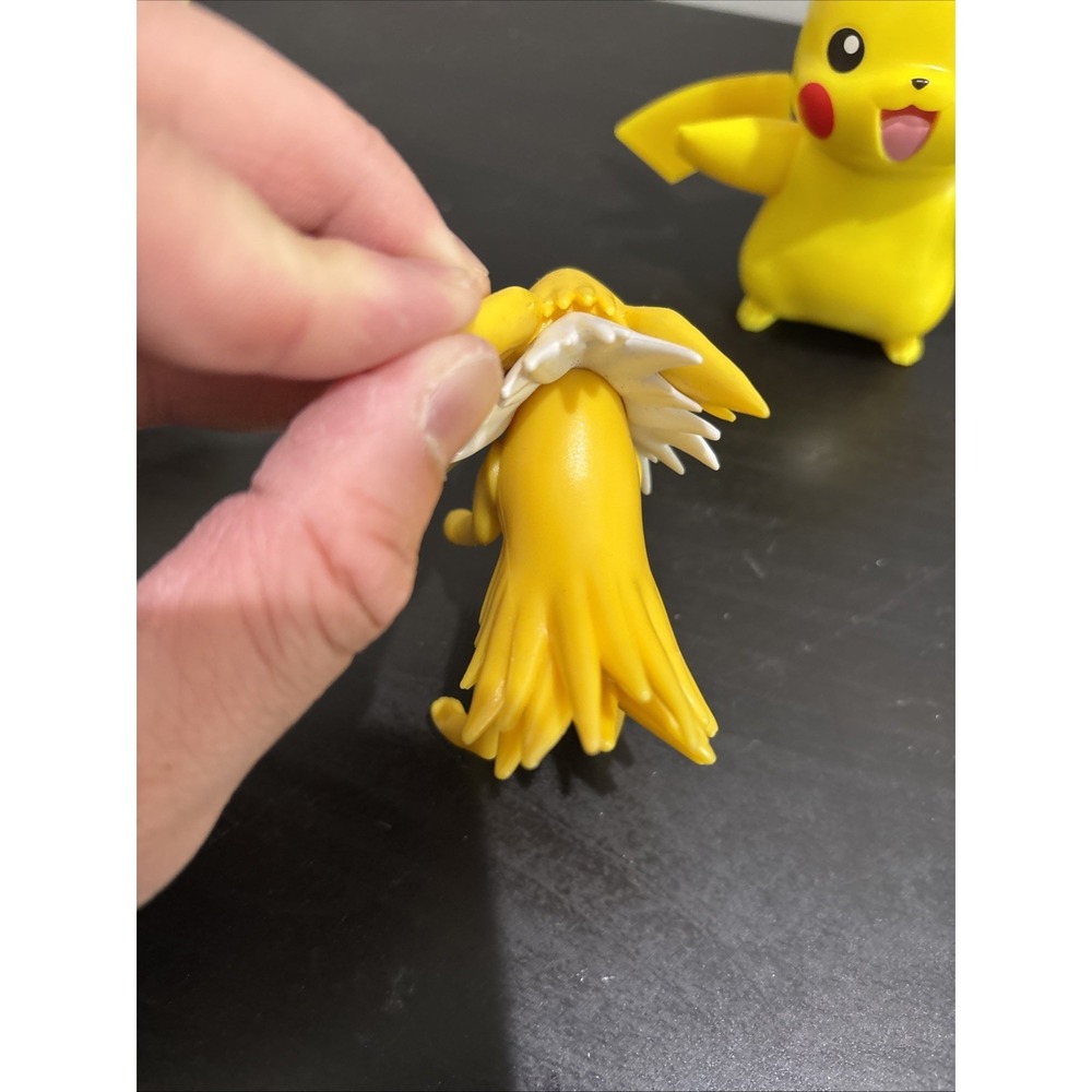 Pokemon Kanto Eeveelutions Vaporeon Jolteon Flareon Pikachu Figure Toys WCT 2019 - Picture 9 of 11